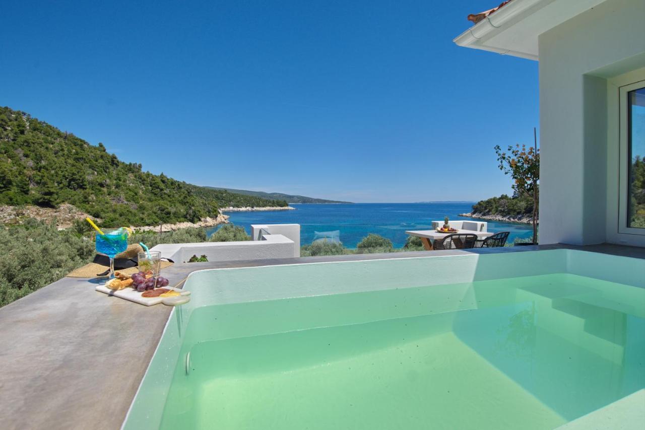 Eleon Suites New Isomata Bagian luar foto